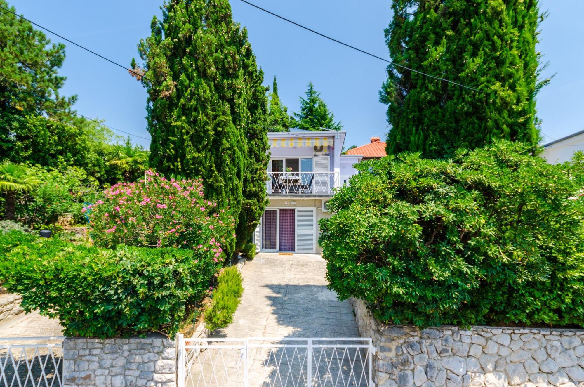 Leng Dramalj Exterior foto