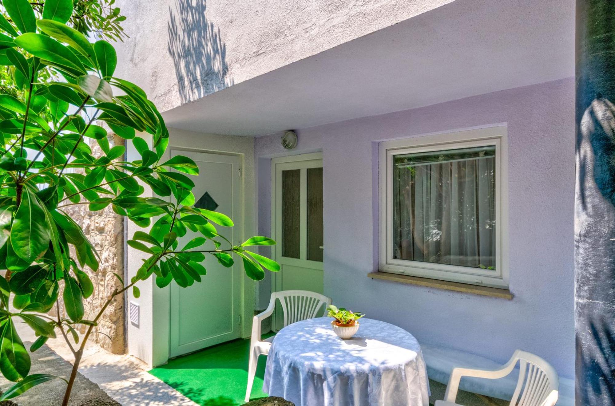Leng Dramalj Exterior foto