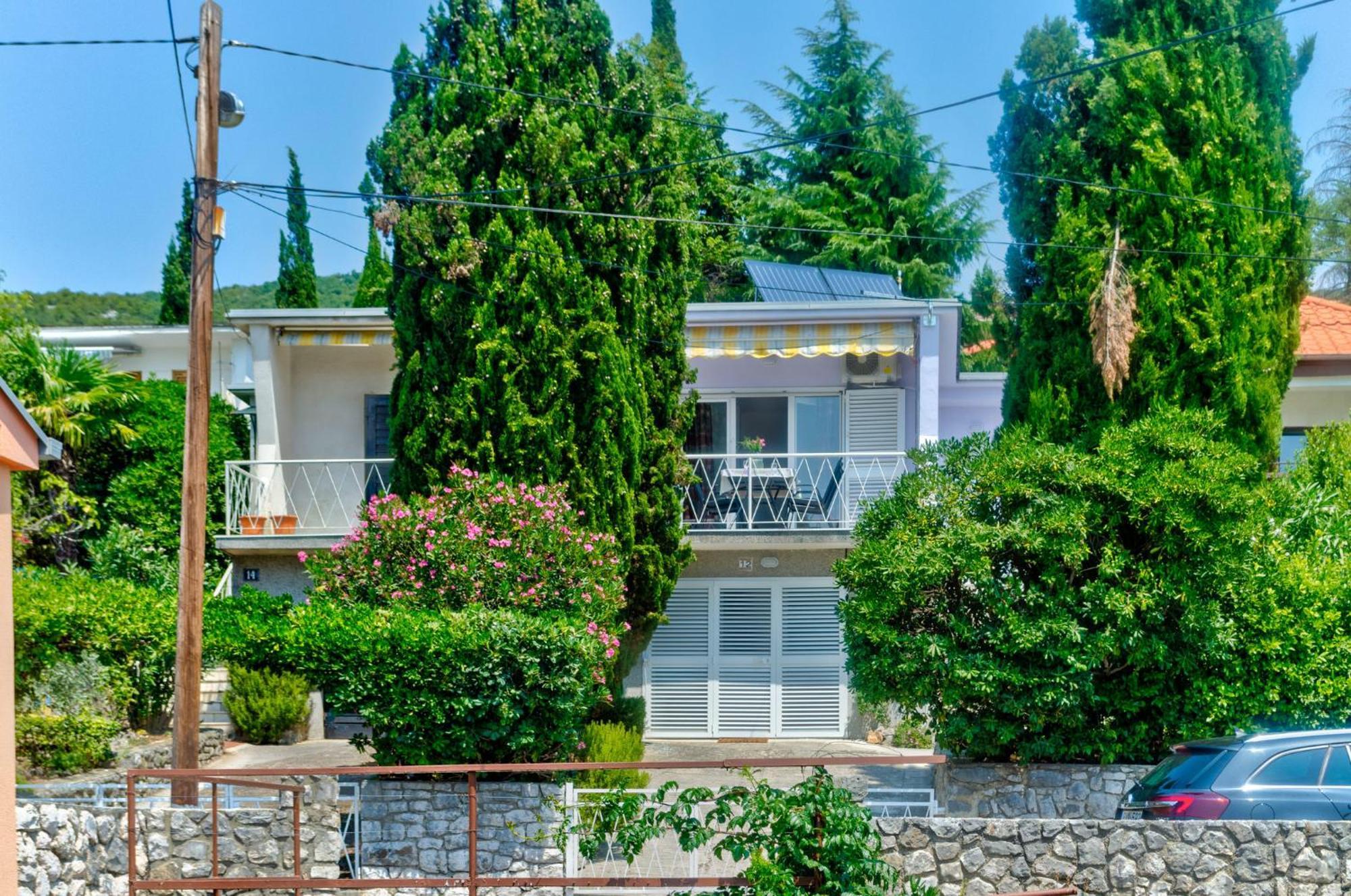 Leng Dramalj Exterior foto